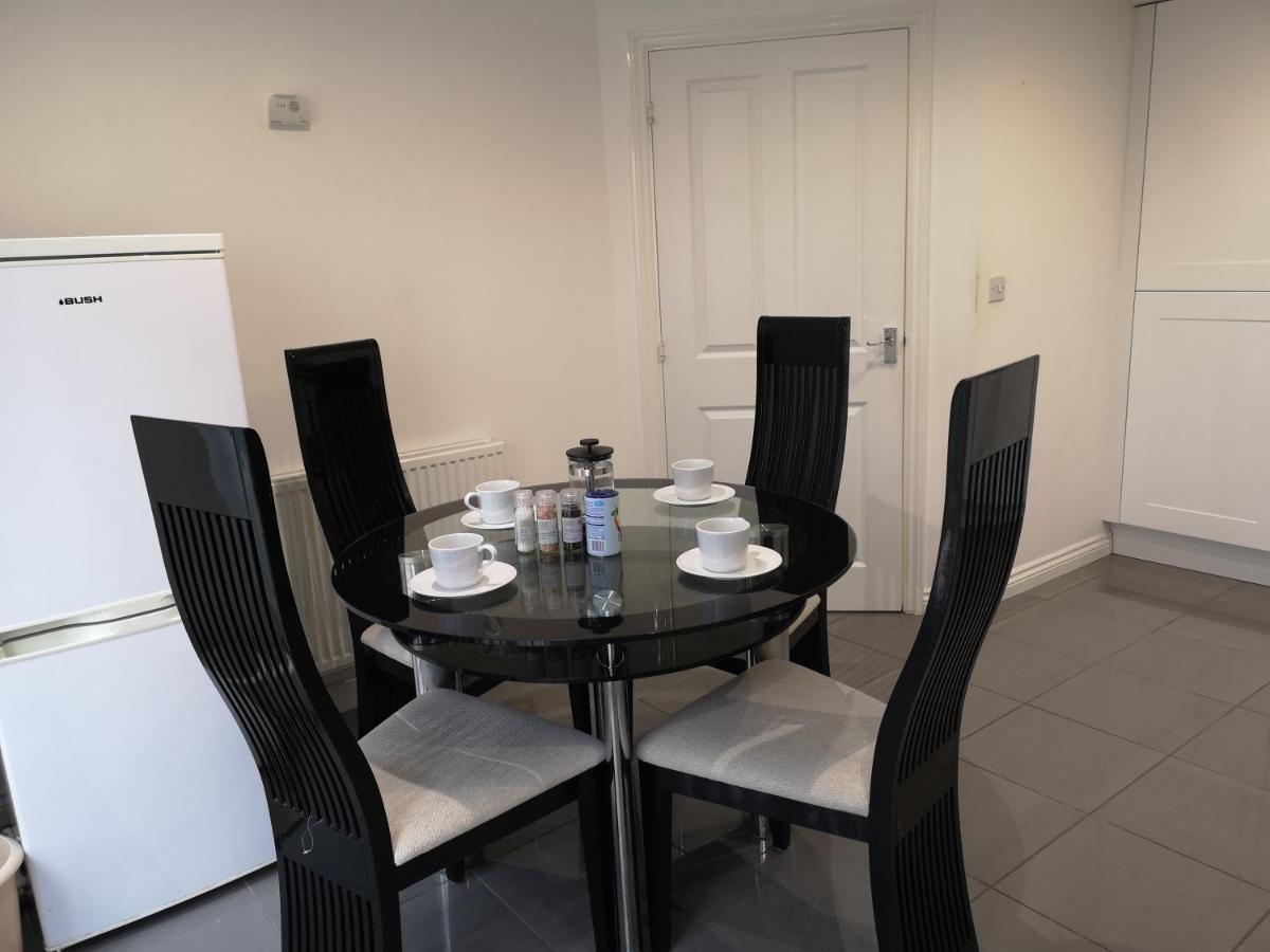 Apartmán Nightingale Gardens - 4 Bed Detached House - Manchester Exteriér fotografie