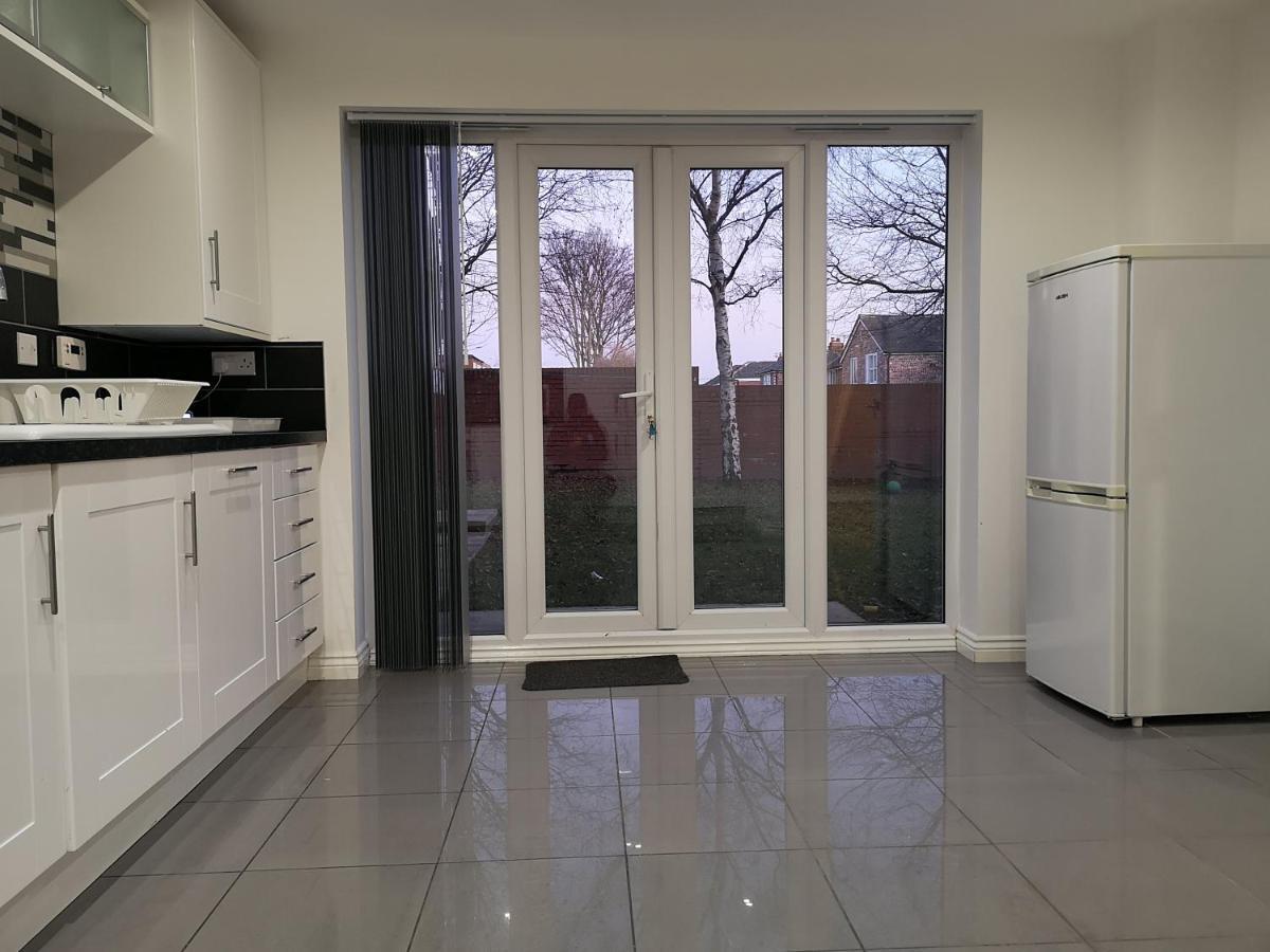 Apartmán Nightingale Gardens - 4 Bed Detached House - Manchester Exteriér fotografie